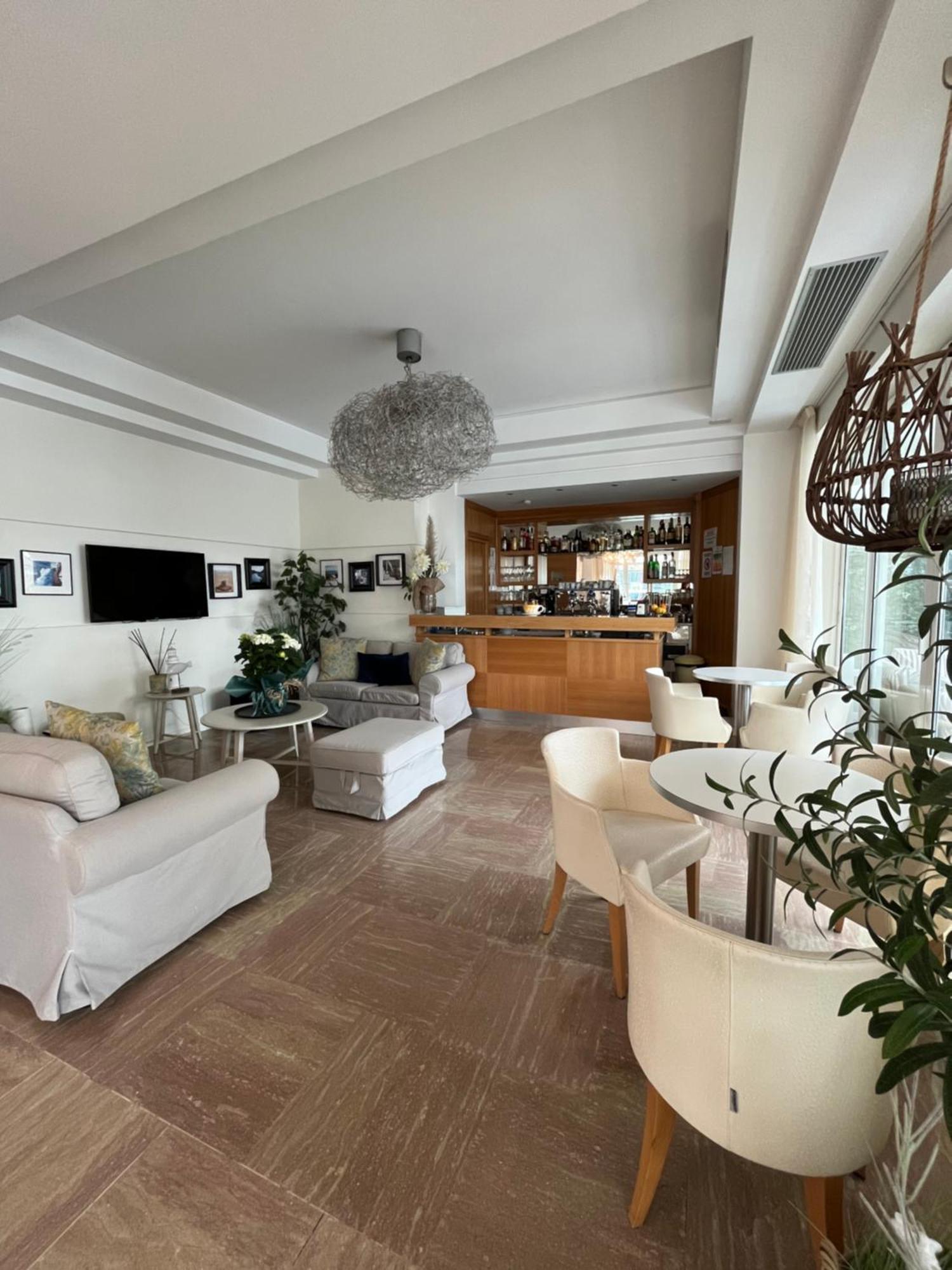 Hotel Mon Pays Riccione Exterior foto